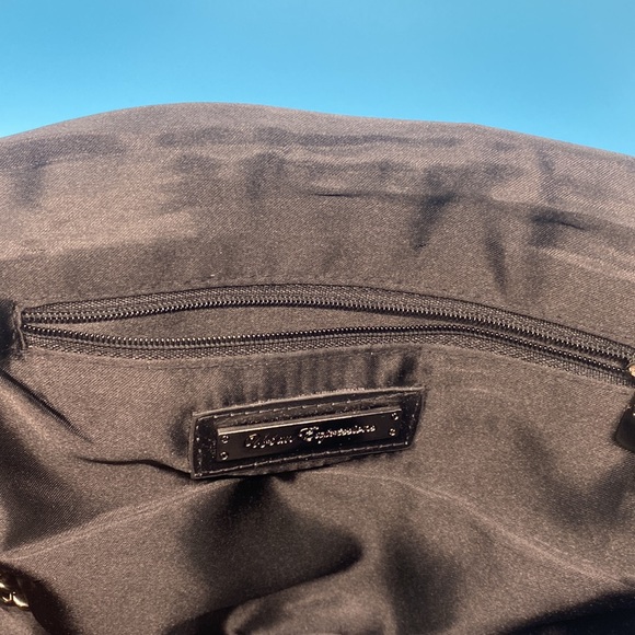 Urban Expressions matte black metal clutch with chain - Picture 4 of 5